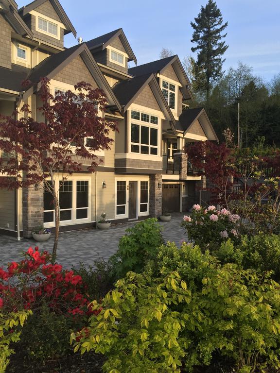 Brookside Inn Boutique Hotel Абътсфорд Стая снимка