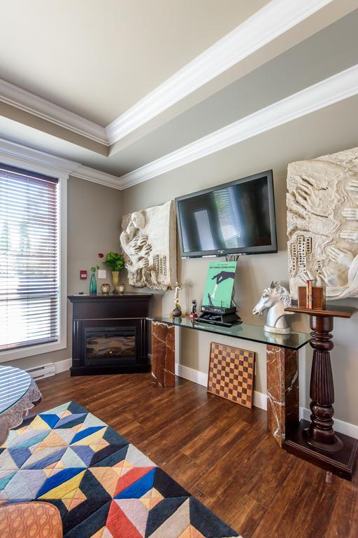 Brookside Inn Boutique Hotel Абътсфорд Екстериор снимка