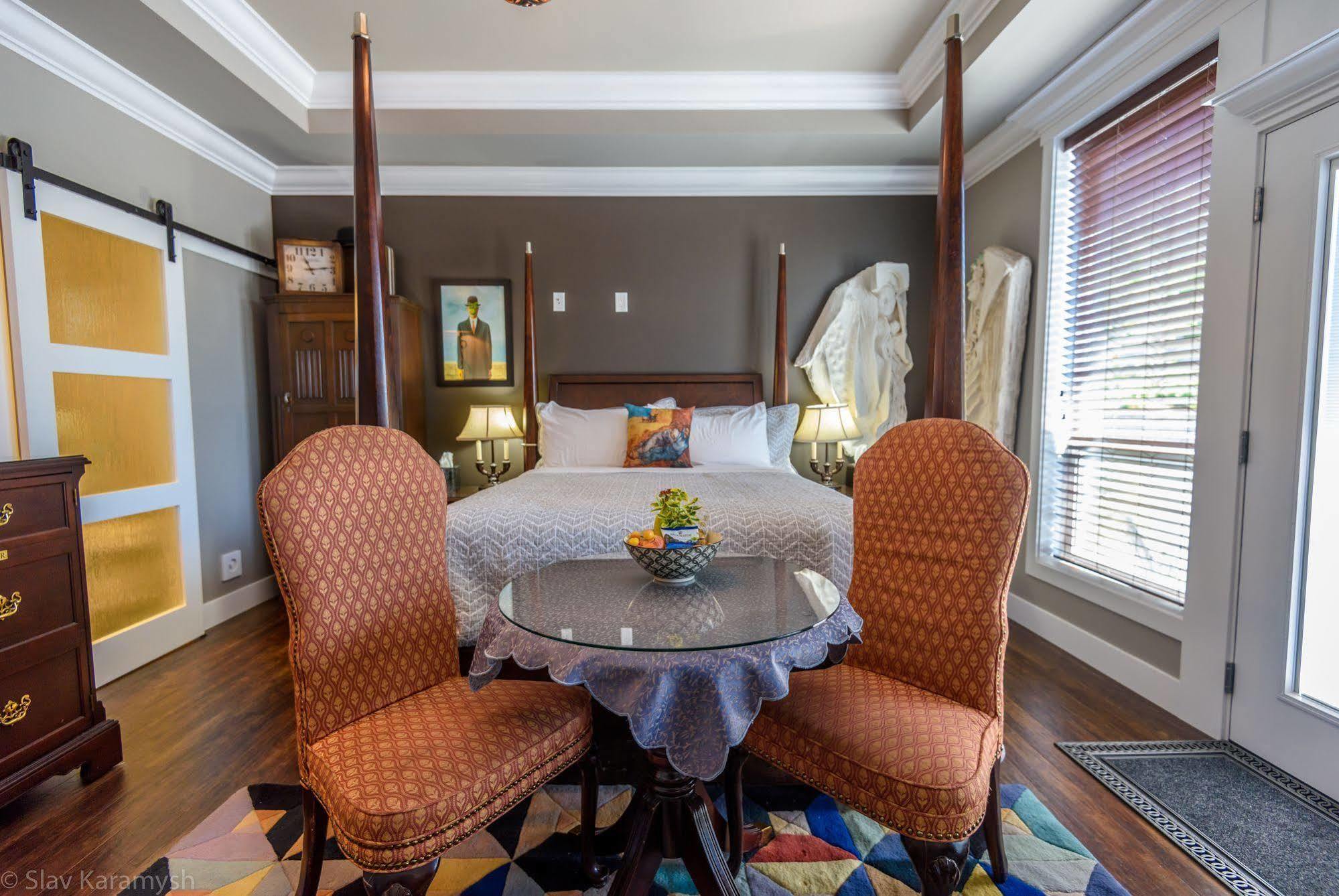 Brookside Inn Boutique Hotel Абътсфорд Екстериор снимка